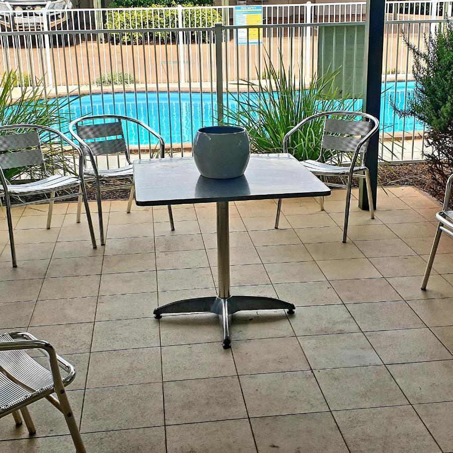 Cobar Central Motor Inn Esterno foto