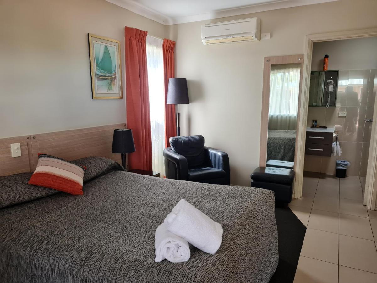 Cobar Central Motor Inn Esterno foto