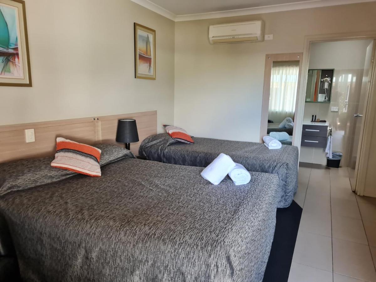 Cobar Central Motor Inn Esterno foto