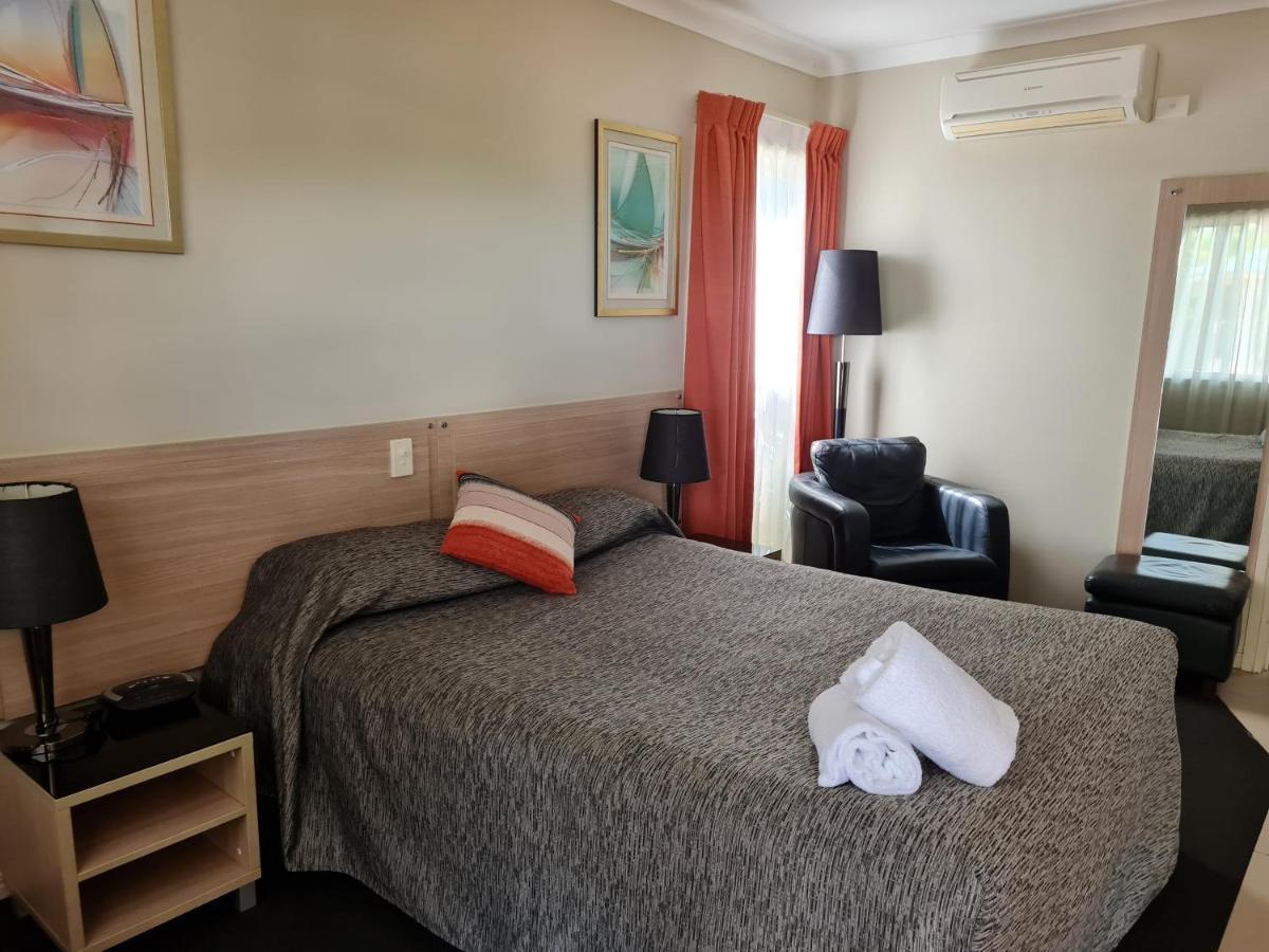 Cobar Central Motor Inn Esterno foto